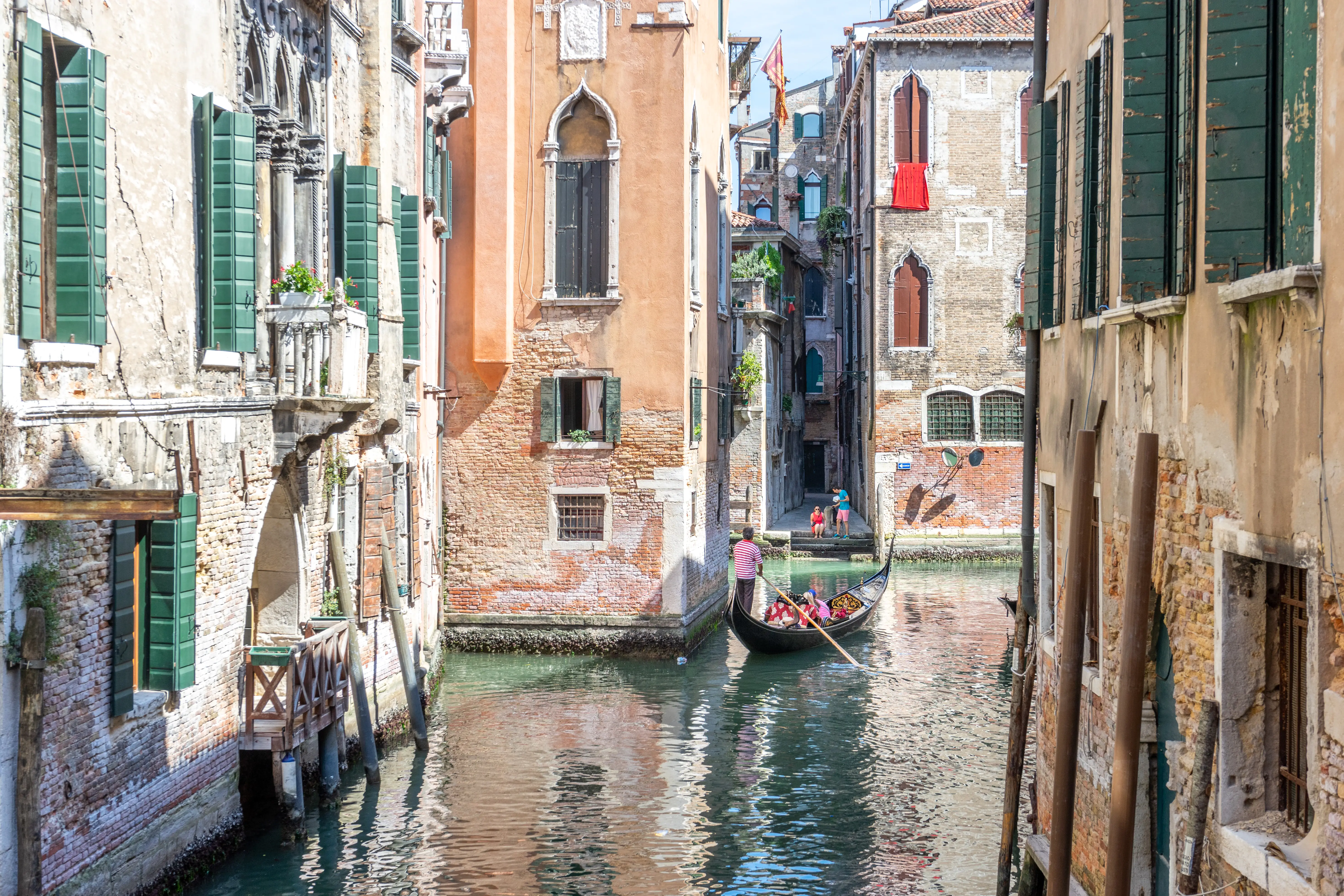 best areas to stay in venice italy canals